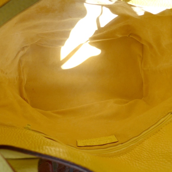 Falor Leather Bucket Bag - Picture 15 of 16